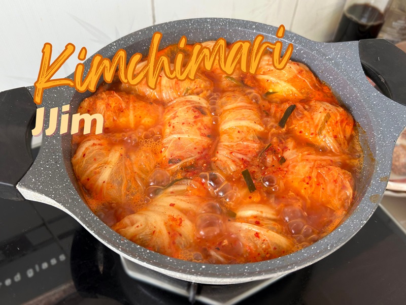Món Kimchi cuộn hầm – món ăn thích hợp cho những ngày đầu xuân. (Ảnh: Lưu Hoàng Nhi)