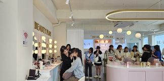 ‘K-뷰티 체험 가능한 ‘뷰티플레이’ 홍대 – Hongdae Beauty Play: Không gian trải nghiệm làm đẹp miễn phí ở Hàn Quốc ‘화장품K-뷰티 체험 가능한 ‘뷰티플레이’ 홍대 - Hongdae Beauty Play: Không gian trải nghiệm làm đẹp miễn phí ở Hàn Quốc
