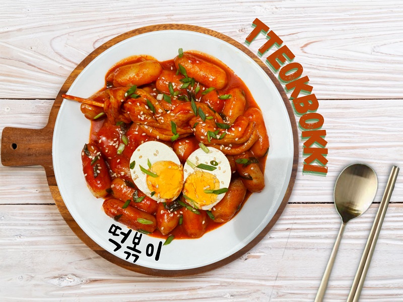 Tteokbokki (bánh gạo cay) là món ăn trứ danh trong nền ẩm thực Hàn Quốc. (Ảnh: Lưu Hoàng Nhi)