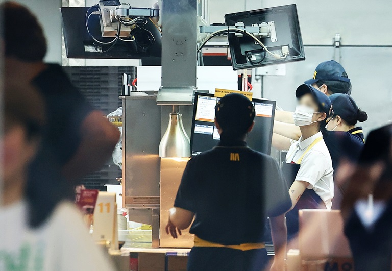 음식점업 외국인력 도입 시범 사업 전국 확대 - Các nhà hàng tại Hàn Quốc được phép tuyển dụng lao động nước ngoài làm phụ bếp