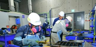 정부, 뿌리업종 중견기업 외국인력 규제 푼다 – Chính phủ nới lỏng quy định thuê lao động nước ngoài của các doanh nghiệp vừa và nhỏ 정부, 뿌리업종 중견기업 외국인력 규제 푼다 - Chính phủ nới lỏng quy định thuê lao động nước ngoài của các doanh nghiệp vừa và nhỏ