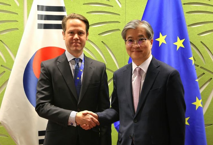 한-EU 공동위 개최···디지털·경제안보 협력 강화 - Ủy ban chung Hàn Quốc - EU tìm cách tăng cường hợp tác kỹ thuật số, an ninh kinh tế