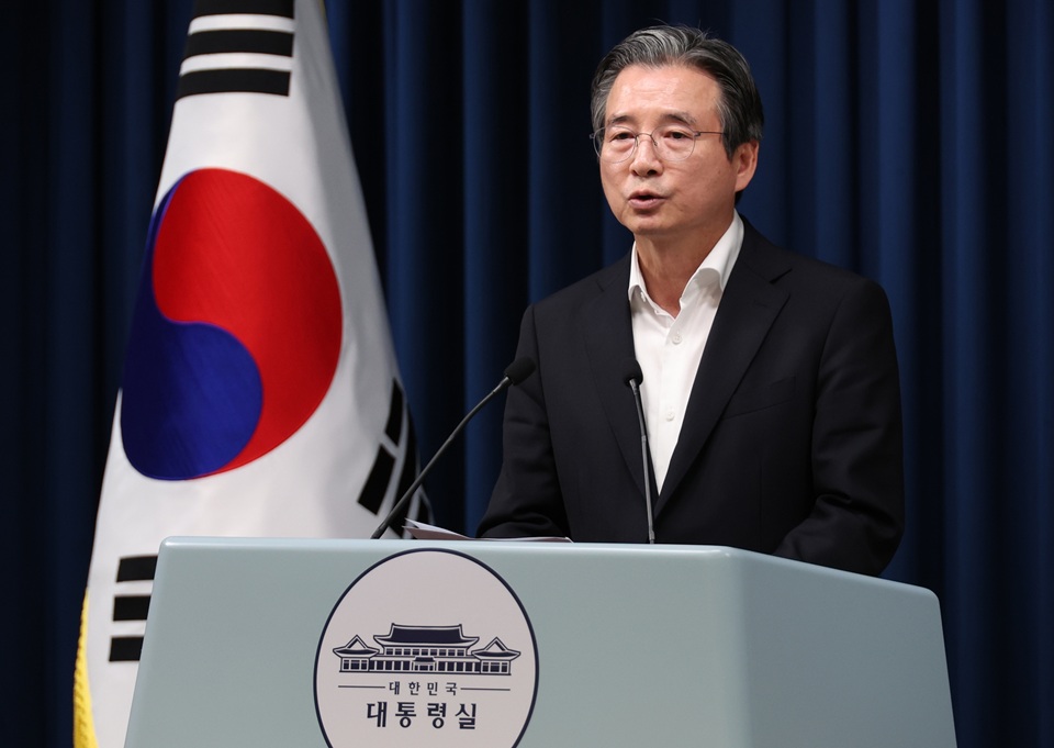대통령실 "재생에너지 100%(RE100) 산단 특별법 추진"···이 대통령 "규제 제로 검토” - Chính phủ thúc đẩy ban hành đạo luật đặc biệt về khu công nghiệp sử dụng 100% năng lượng xanh
