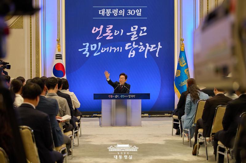 이재명 대통령 "한미 동맹과 한미일 협력을 바탕으로 대북 관계 개선" - Tổng thống Lee nhấn mạnh quan hệ hợp tác với Mỹ và Nhật Bản cho vấn đề Triều Tiên