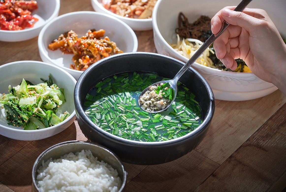 Canh hến Jaecheopguk (재첩국) – đặc sản Hadong