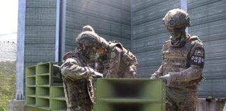 군, 고정식 확성기 전면 철거···”남북 긴장 완화 조치” – Hàn Quốc quyết định tháo dỡ loa tuyên truyền ở biên giới với Triều Tiên 군, 고정식 확성기 전면 철거···"남북 긴장 완화 조치" - Hàn Quốc quyết định tháo dỡ loa tuyên truyền ở biên giới với Triều Tiên