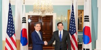 한미 외교장관 첫 회담···”완전한 북 비핵화 의지 확고” Cuộc họp đầu tiên giữa Bộ trưởng Ngoại giao Hàn – Mỹ: “Quyết tâm phi hạt nhân hóa hoàn toàn Triều Tiên” 한미 외교장관 첫 회담···"완전한 북 비핵화 의지 확고" Cuộc họp đầu tiên giữa Bộ trưởng Ngoại giao Hàn – Mỹ: “Quyết tâm phi hạt nhân hóa hoàn toàn Triều Tiên”