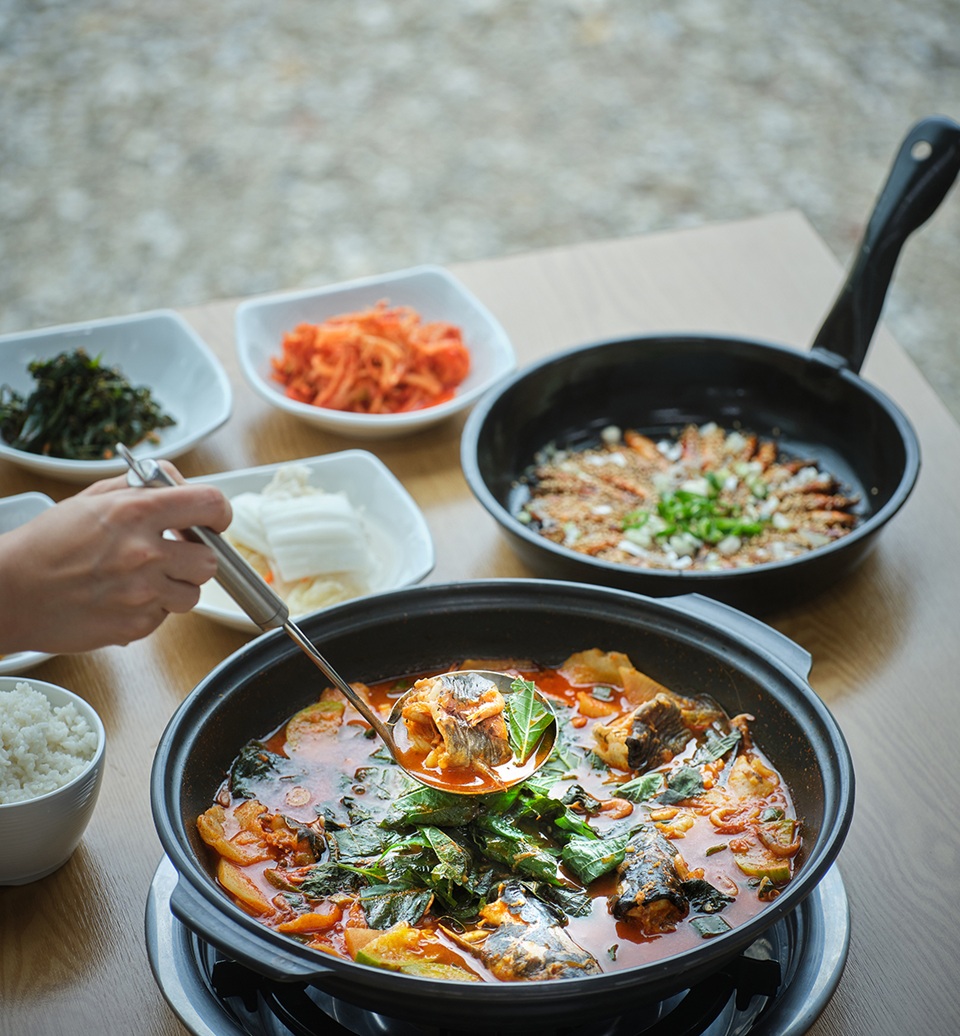 Megimaeuntang (canh cá trê cay), một trong những món ăn nổi tiếng nhất của Cheorwon.