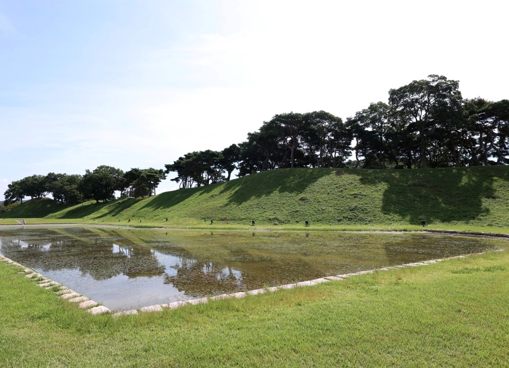 ▲ 경북 경주 월성해자 전경. Toàn cảnh hào thành Wolseong, Gyeongju.
