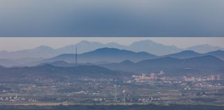 55% người Hàn coi Bắc Triều Tiên cũng là một Nhà nước riêng biệt 55% người Hàn coi Bắc Triều Tiên cũng là một Nhà nước riêng biệt