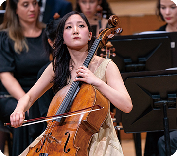 Nghệ sĩ cello Choi Hayoung, người đoạt Giải Cuộc thi Âm nhạc Quốc tế Nữ hoàng Elisabeth 2022. © Queen Elisabeth Competition, Derek Prager