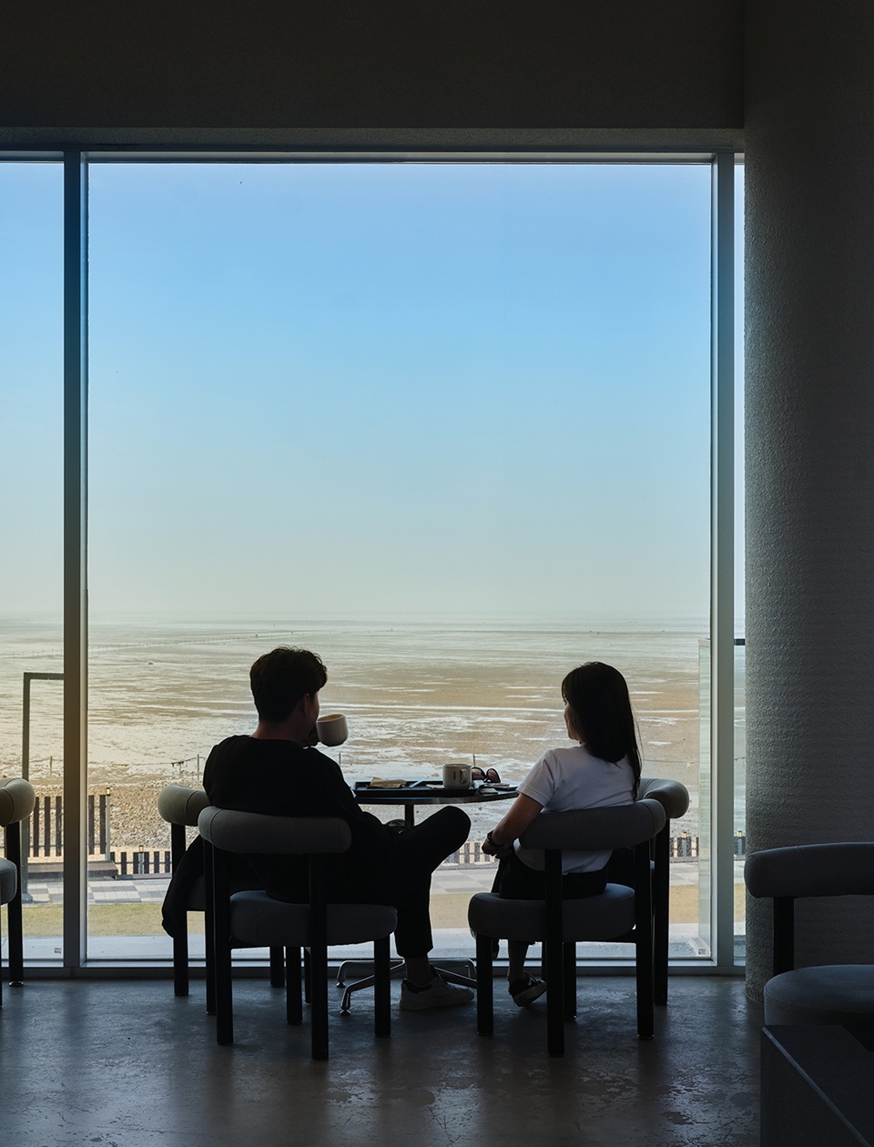 Yeongjong-do features many cafes facing the coastline.