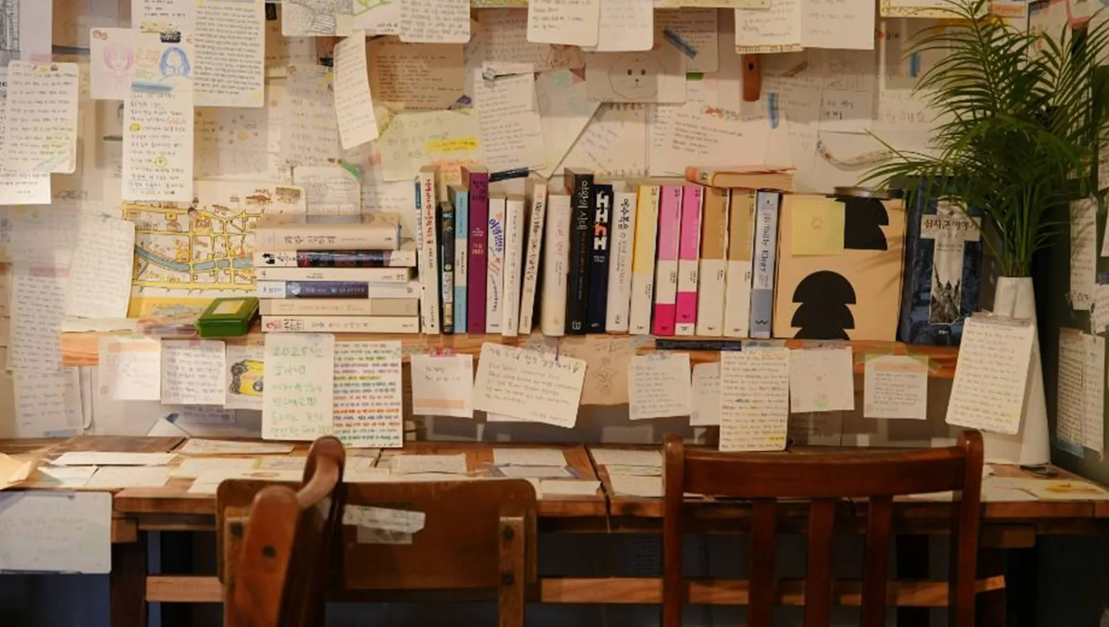 Hiệu sách Gaga gần suối Jemincheon ⓒ Tổ chức Du lịch Hàn Quốc.
