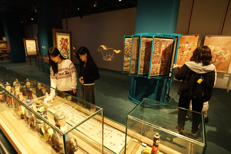 ▲ 서울 종로구 국립민속박물관에서 2026년 병오년을 맞아 특별전시 '말들이 많네'가 3월 2일까지 열린다. Nhân dịp năm mới Bính Ngọ 2026, triển lãm “The Famous Feast of the Horse” sẽ kéo dài đến hết ngày 2/3/2026 ở Bảo tàng Dân gian Quốc gia Hàn Quốc, quận Jongno-gu, thành phố Seoul. (Ảnh: Park Daejin / Korea.net - 박대진 기자 pacdaejin@korea.kr)