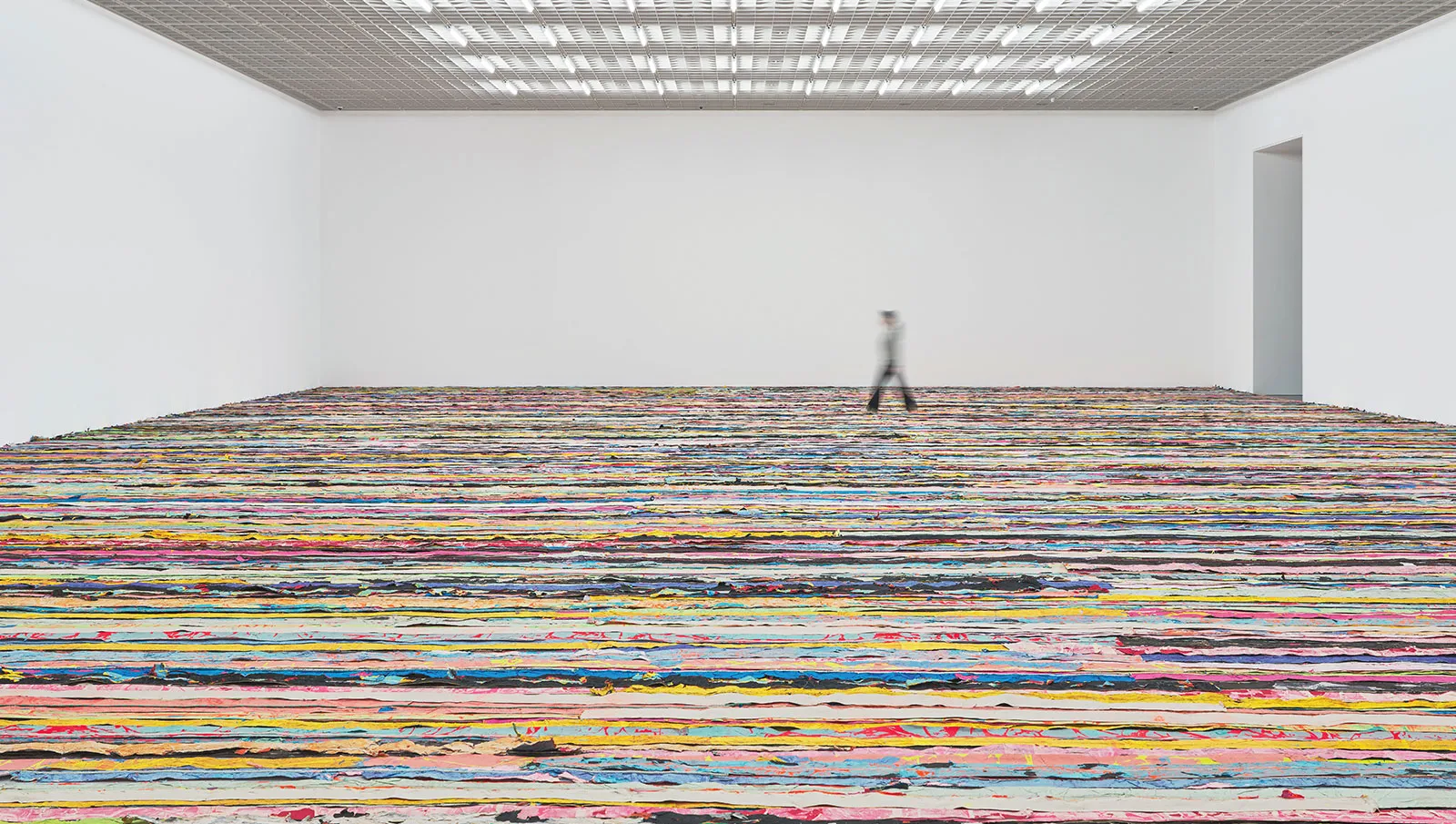 Float, 2019, chất liệu hỗn hợp trên toan © Mark Bradford. Cung cấp bởi nghệ sĩ và Bảo tàng Nghệ thuật Amorepacific. Ảnh: Kyoungtae Kim