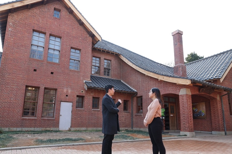 ▲ 부산시 서구에 있는 경무대 모습. 한국 전쟁 당시 대통령 관저와 집무실로 사용됐다. 현재는 임시수도기념관으로 운영되고 있다. Dinh Tổng thống tạm thời tại quận Seo-gu, thành phố Busan. Trong Chiến tranh Triều Tiên, nơi đây được sử dụng làm dinh thự và văn phòng làm việc của Tổng thống. Hiện được sử dụng làm Bảo tàng Thủ đô tạm thời. (Ảnh: Phóng viên Lee Jeong Woo b1614409@korea.kr - 이정우 기자 b1614409@korea.kr)