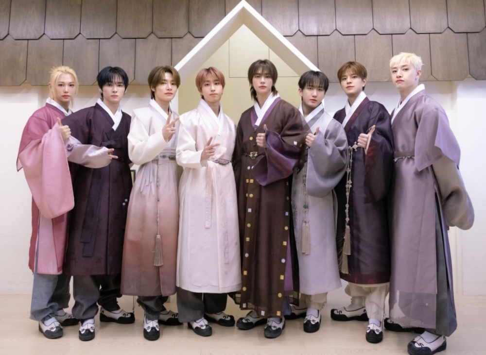 ▲ 케이팝 그룹 스트레이 키즈(Stray Kids)가 국제음반산업협회(IFPI) 지난해 '글로벌 아티스트 차트'(Global Artist Chart) 2위에 올랐다. Nhóm nhạc K-pop Stray Kids đã giữ vị trí thứ 2 trên "Bảng xếp hạng nghệ sĩ toàn cầu" (Global Artist Chart) của Hiệp hội Công nghiệp Ghi âm Quốc tế (IFPI) trong năm ngoái. (Ảnh: Facebook chính thức của nhóm Stray Kids - 스트레이 키즈 공식 페이스북)