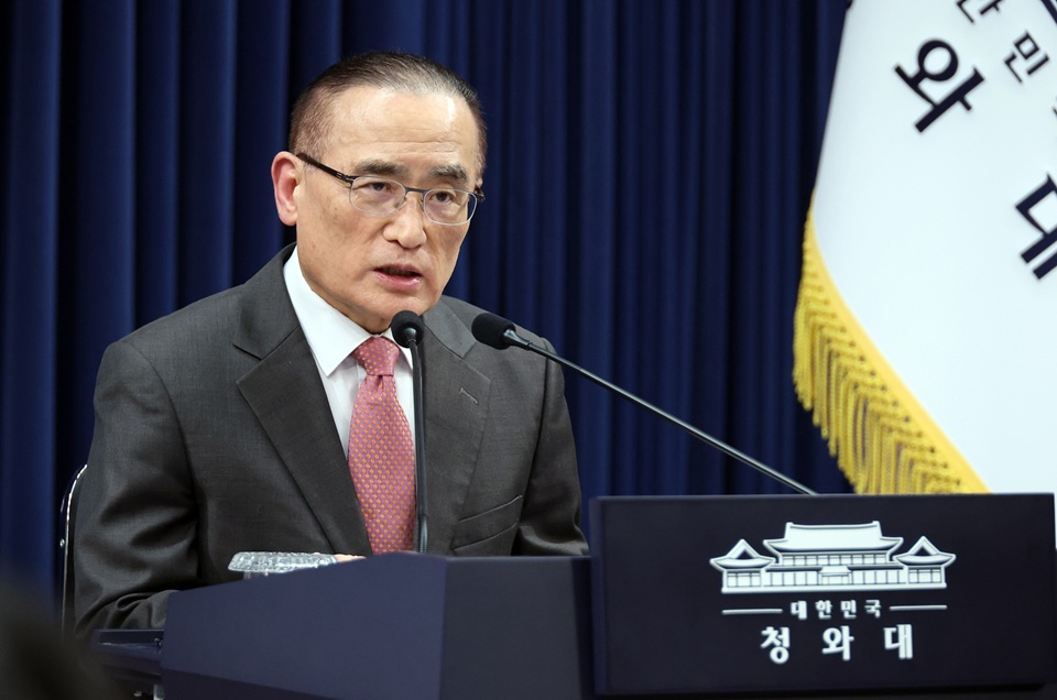 ▲ 위성락 청와대 국가안보실장이 11일 서울 종로구 청와대에서 호르무즈 해협에서 피격당한 한국 선박 HMM ‘나무호’ 관련 브리핑을 하고 있다. Cố vấn An ninh Quốc gia Phủ Tổng thống Hàn Quốc Wi Sung Lac đang họp báo về vụ tàu HMM “Namuho” của Hàn Quốc bị tấn công tại eo biển Hormuz, tại Nhà Xanh ở quận Jongno, Seoul ngày 11/5. (Ảnh: Yonhap News - 연합뉴스)