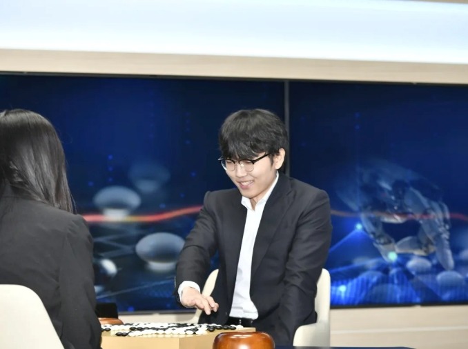 '결국 인간이 이겼다'···신진서, 바둑 AI에 2대1 역전승 - "Cuối cùng con người đã chiến thắng" - Shin Jin-seo đánh bại AI cờ vây với tỷ số 2-1